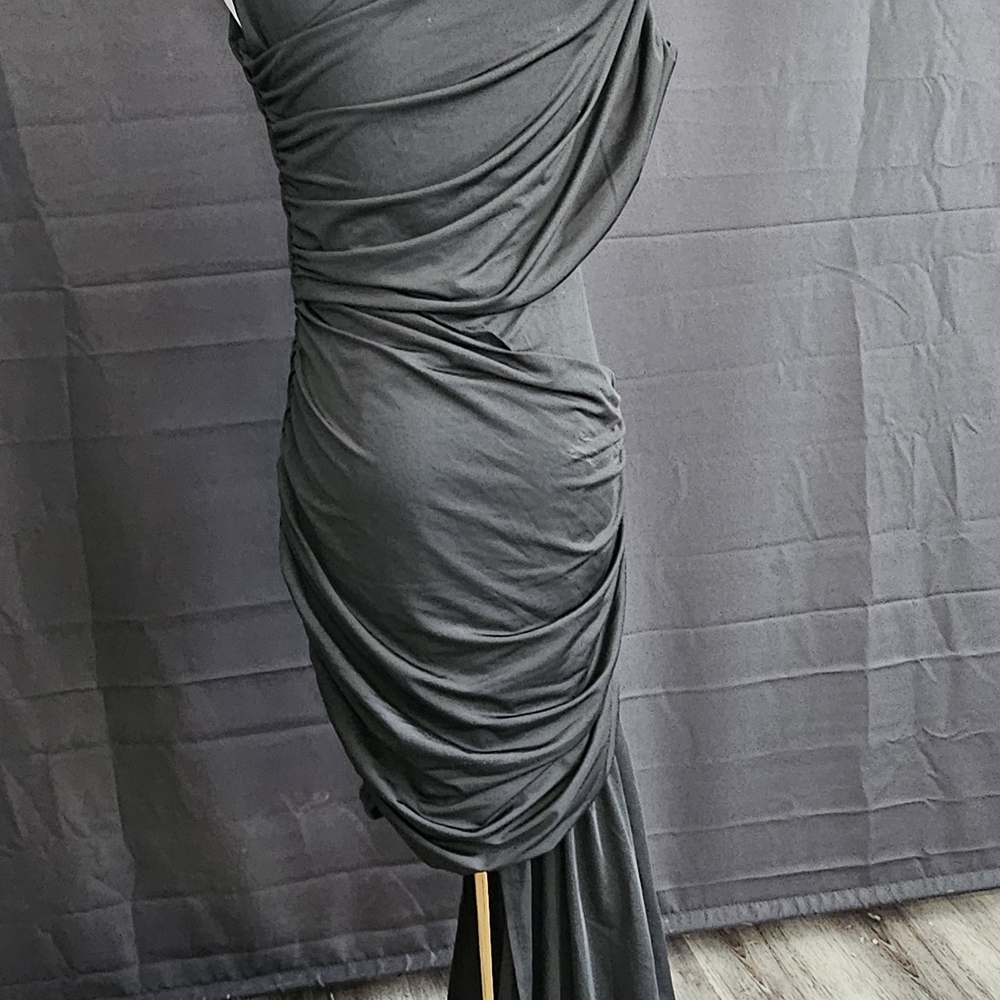 Chic Black Ruched Gown - Picture 5 of 7